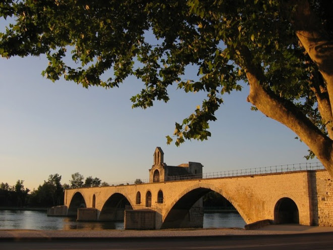 ...sur le pont d'Avignon...