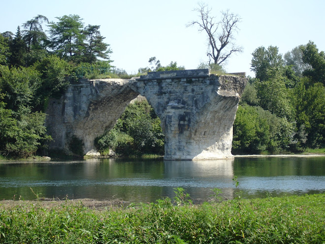 le pont cassé sur l'Ardèche