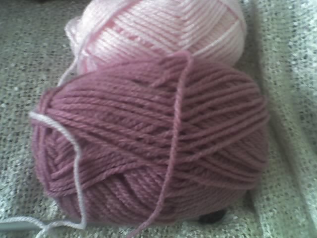 [pink+balls+of+wool.bmp]