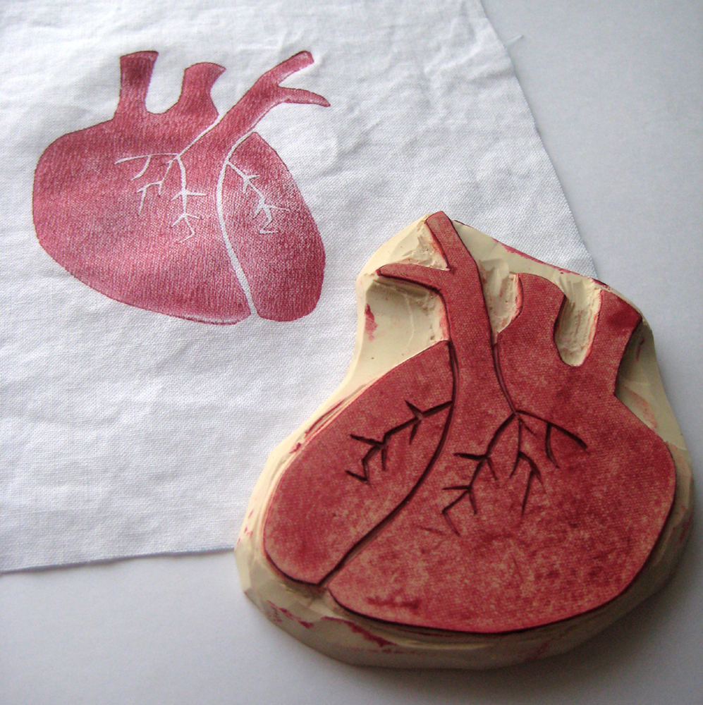[Stamp+-+Stamped+Anatomical+Red+on+White+Heart+Hankerchief.jpg]