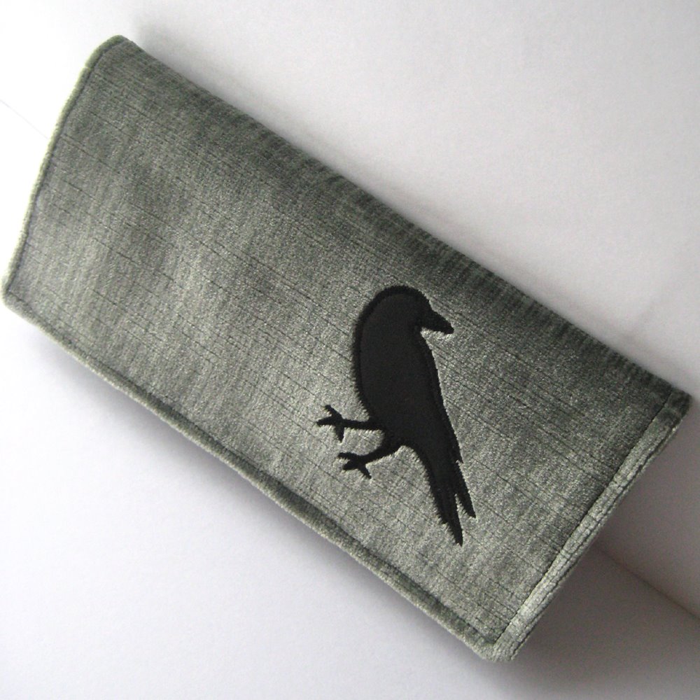 [top+view+-+silver+gray+crow+wallet+pouch.jpg]