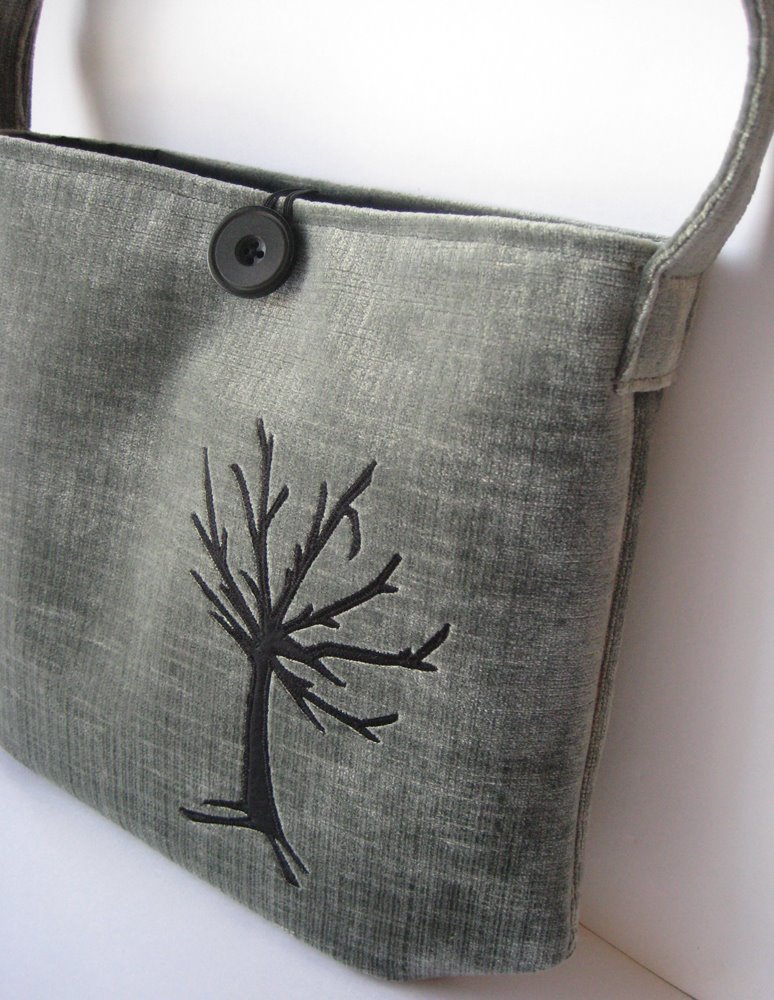 [side+-+silver+tree+handbag.jpg]