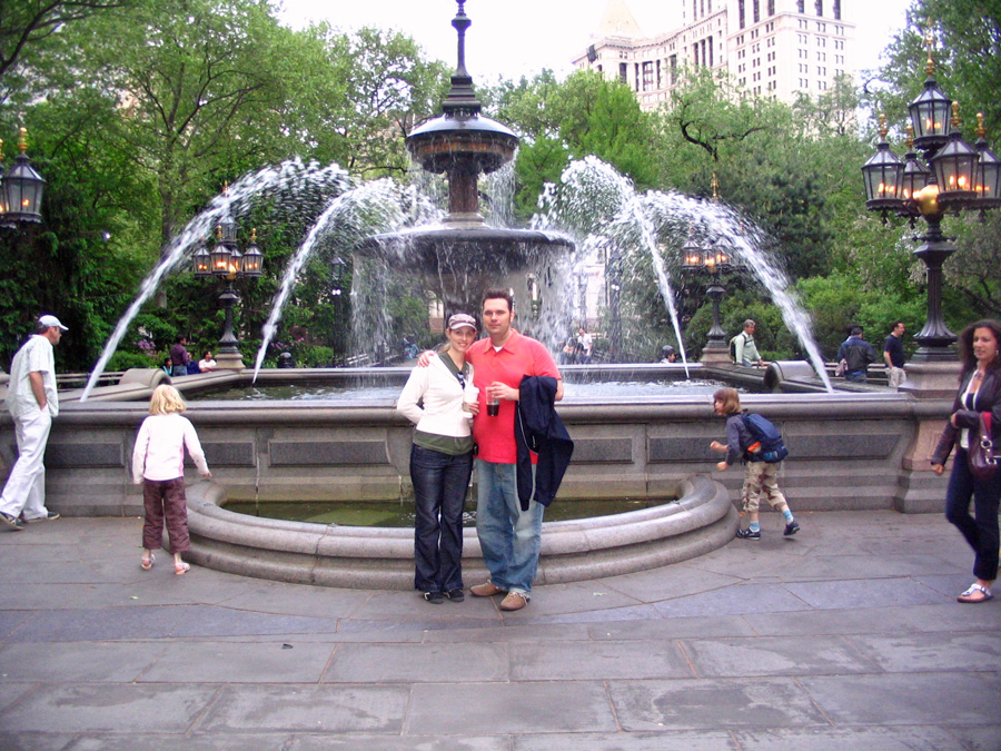[mike-and-me-in-fountain.jpg]