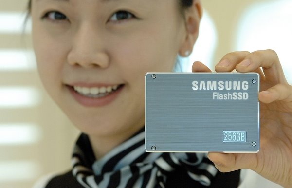 [Samsung+SSD.jpg]