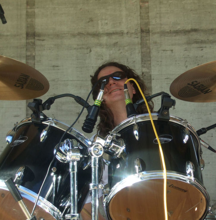 [Phil+on+drums.jpg]
