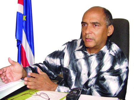 [José+Brito+ministro+da+economia+de+Cabo+Verde.jpg]