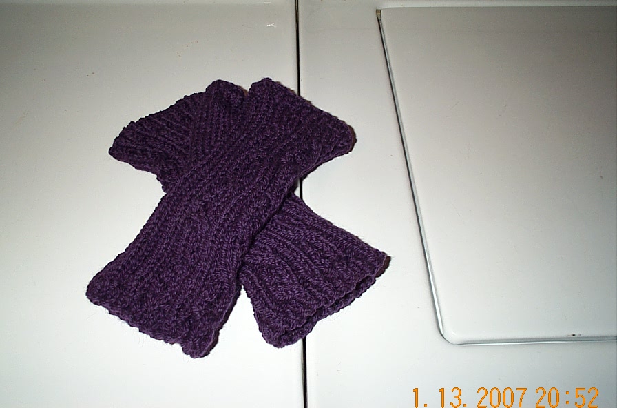 [knit+7-10-04+032.jpg]