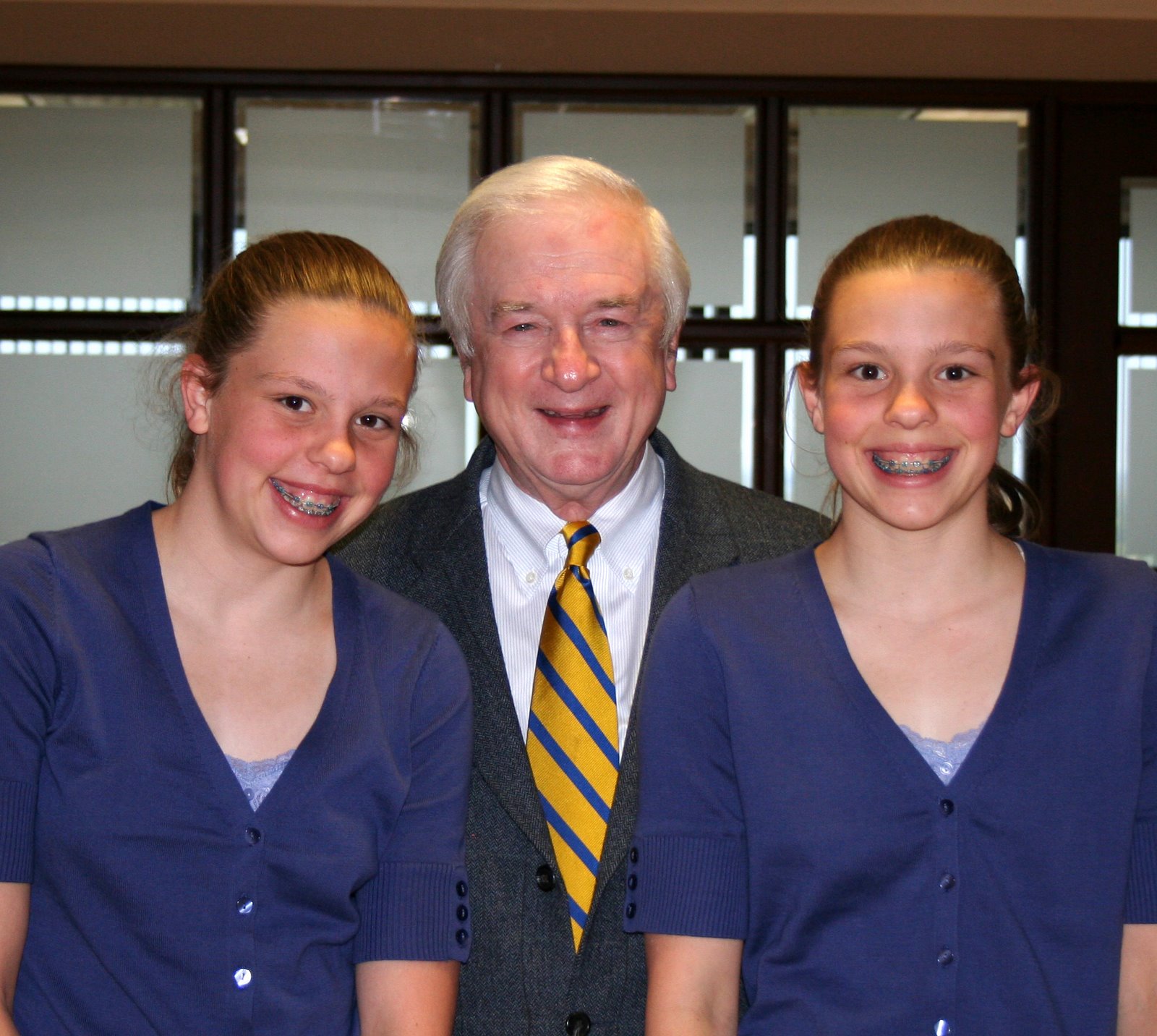 [twins+with+governor.jpg]