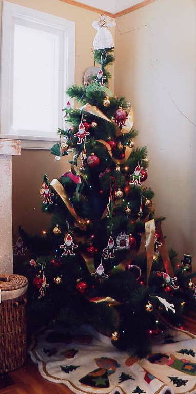 [Christmas+tree+07cropped.jpg]