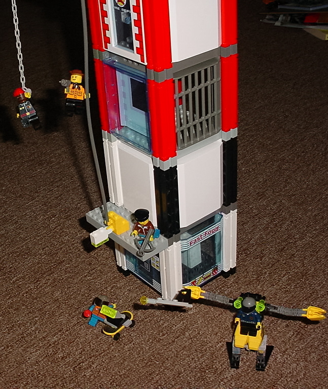 [G.I.LEGOs+tower+006.jpg]