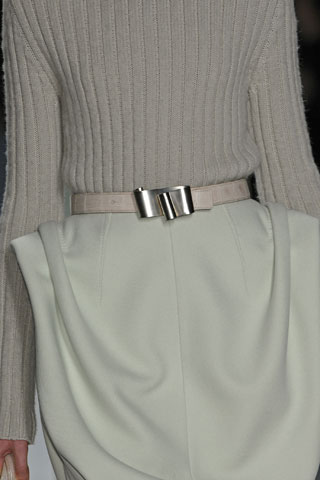 [Louis_Vuitton_close-up_00180m.jpg]
