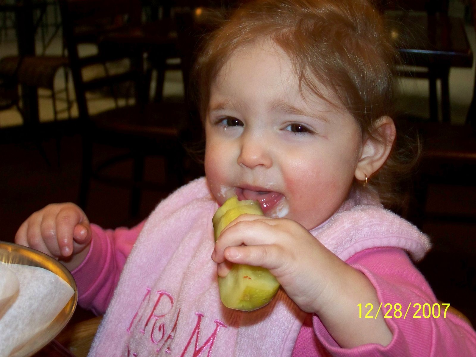 [Lily+eating+her+first+dill+pickle.jpg]