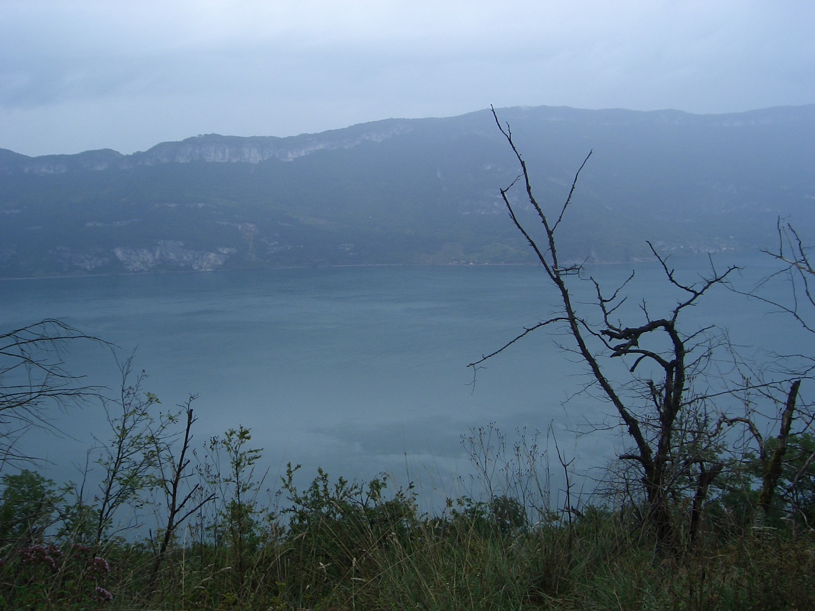 [a+lake+near+Grenoble.JPG]