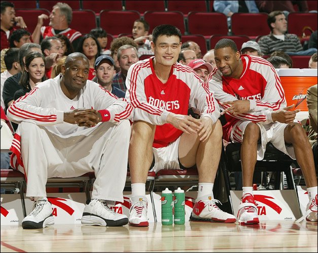 [Dikembe+Mutombo,+Yao+Ming+and+Tracy+McGrady.jpg]