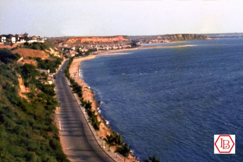 [Luanda+-+Vista+da+Fortaleza+em+direcção+a+sul+-+Fevereiro+1962.bmp]