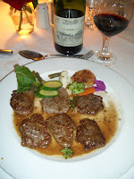 Beef Mignons and L’Auberge du Paysan Pinotage house wine