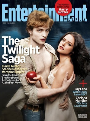 Kristen Stewart and Robert Pattinson form a hot couple. - Twilight