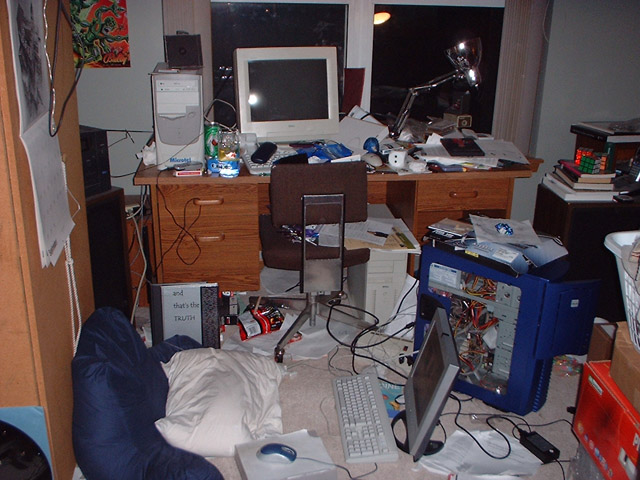 [my_messy_room.jpg]