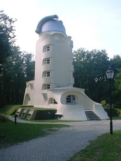 [250px-Babelsberg_Einsteinturm.jpg]