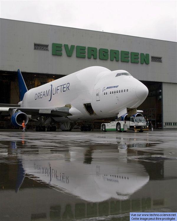 [Boeing-747-Dreamlifter.jpg]