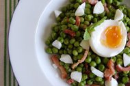 [green+peas+with+egg+and+bacon.jpg]