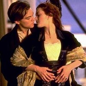 [200px-Titanic_Movie_Leo_Kate_Kiss1.jpg]