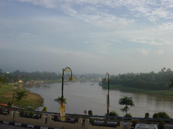 [2126520-view_of_the_river_from_the_resthouse-Kuala_Kangsar.jpg]
