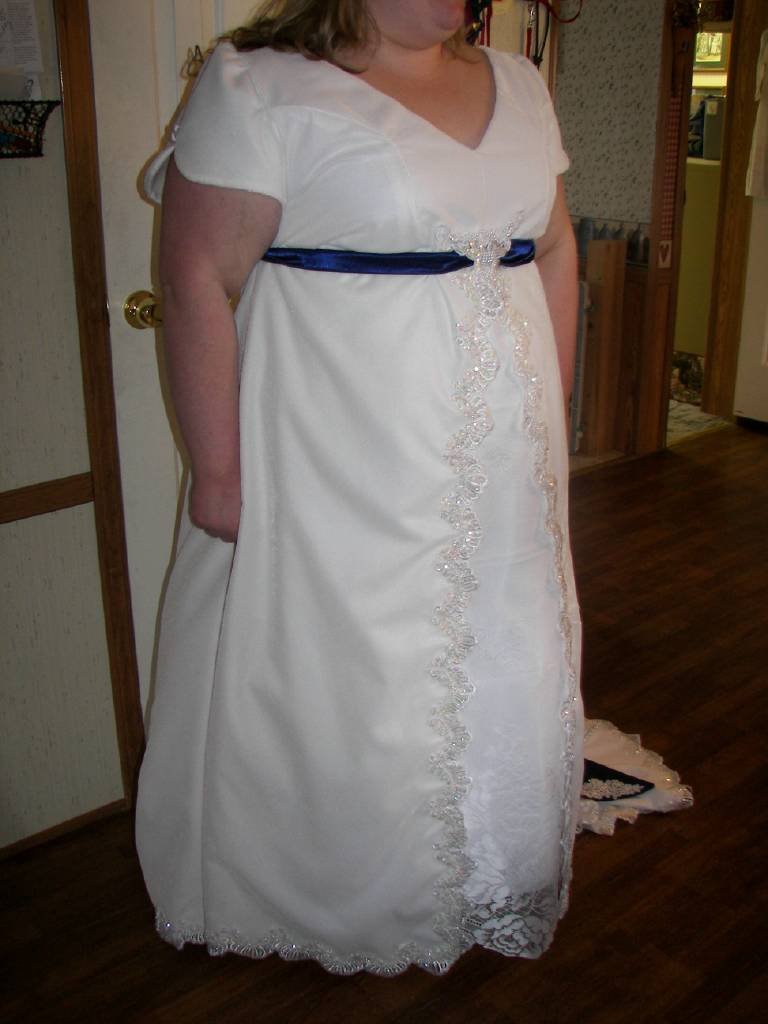 [Sue's+wedding+dress+2.bmp]