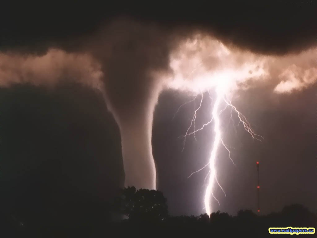 [lighting-and-tornado-storm-wallpaper.jpg]