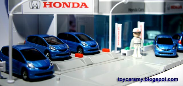 [Tomica+Honda+Fit+01.jpg]