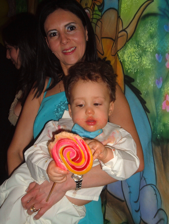 [Nick+Mom+and+the+Big+Lolly.jpg]