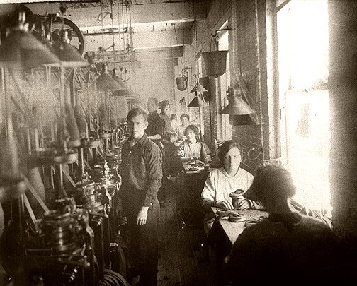 [Pepere+at+the+mill-1914.jpg]