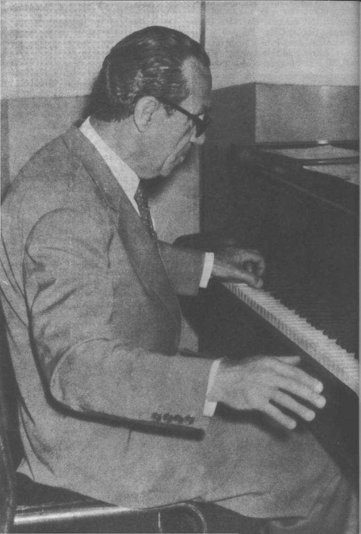 Carlos Di Sarli al piano