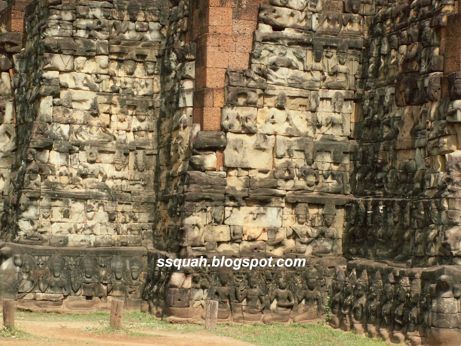 [AngkorThom04-PICT0101.jpg]