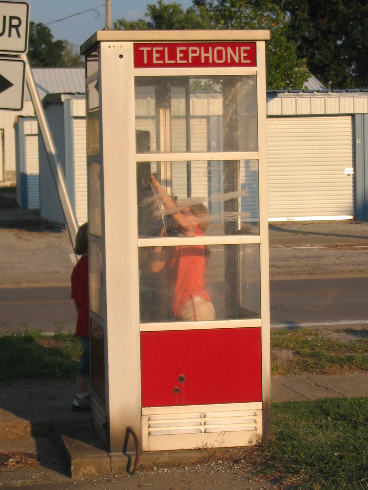 [telephone+booth.JPG]