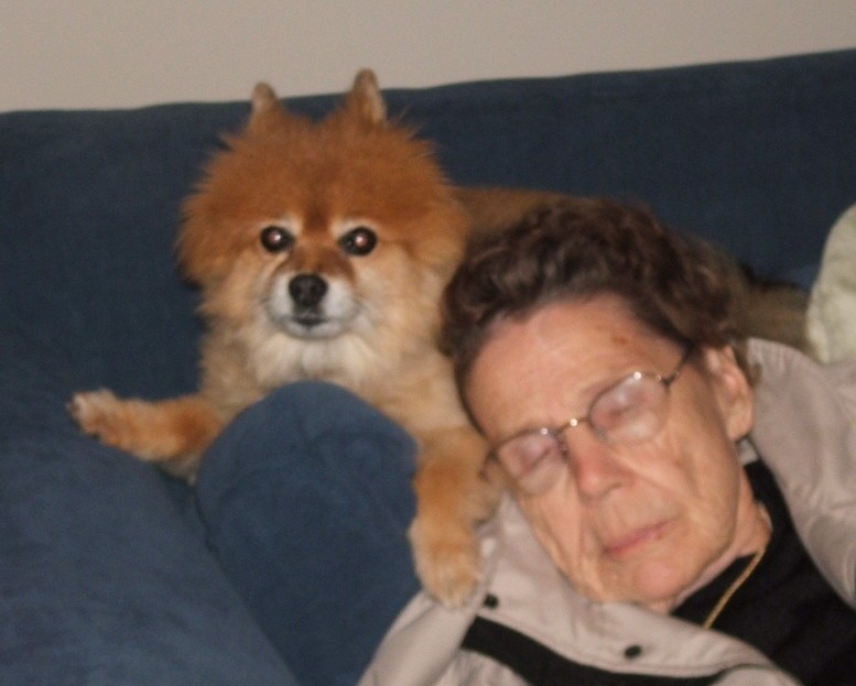 [Fluffy+and+Grandma2.jpg]