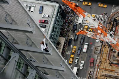 [climbing_new_york_times_building4.jpg]