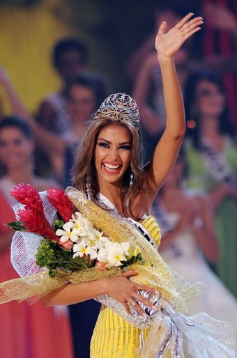[Miss_Universe_Dayana_Mendoza7.jpg]