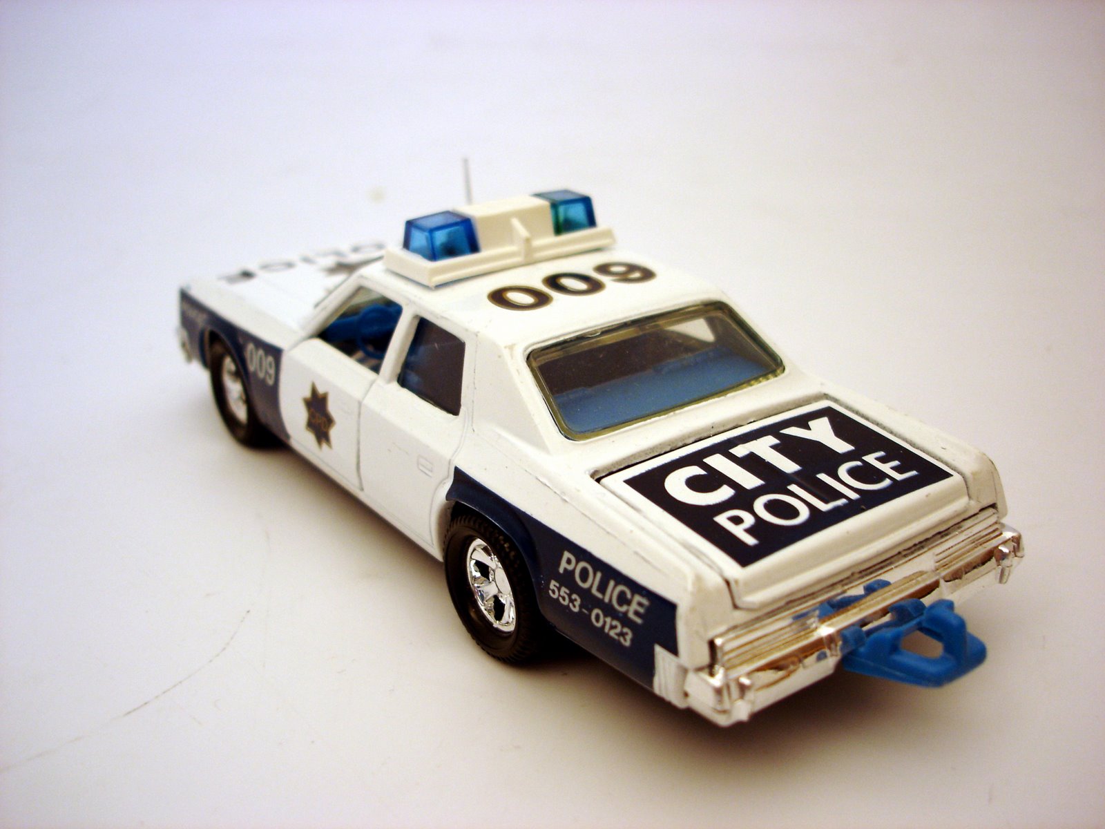 [SuperKings+K-78+US+Police+Car+1986+(8).JPG]