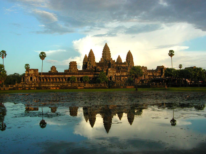 [bot_Angkor-Wat-sunset_lg.jpg]