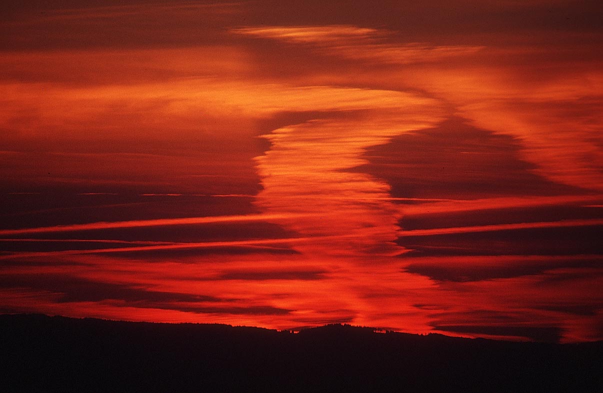 [22_sky-red-sunset-l.jpg]