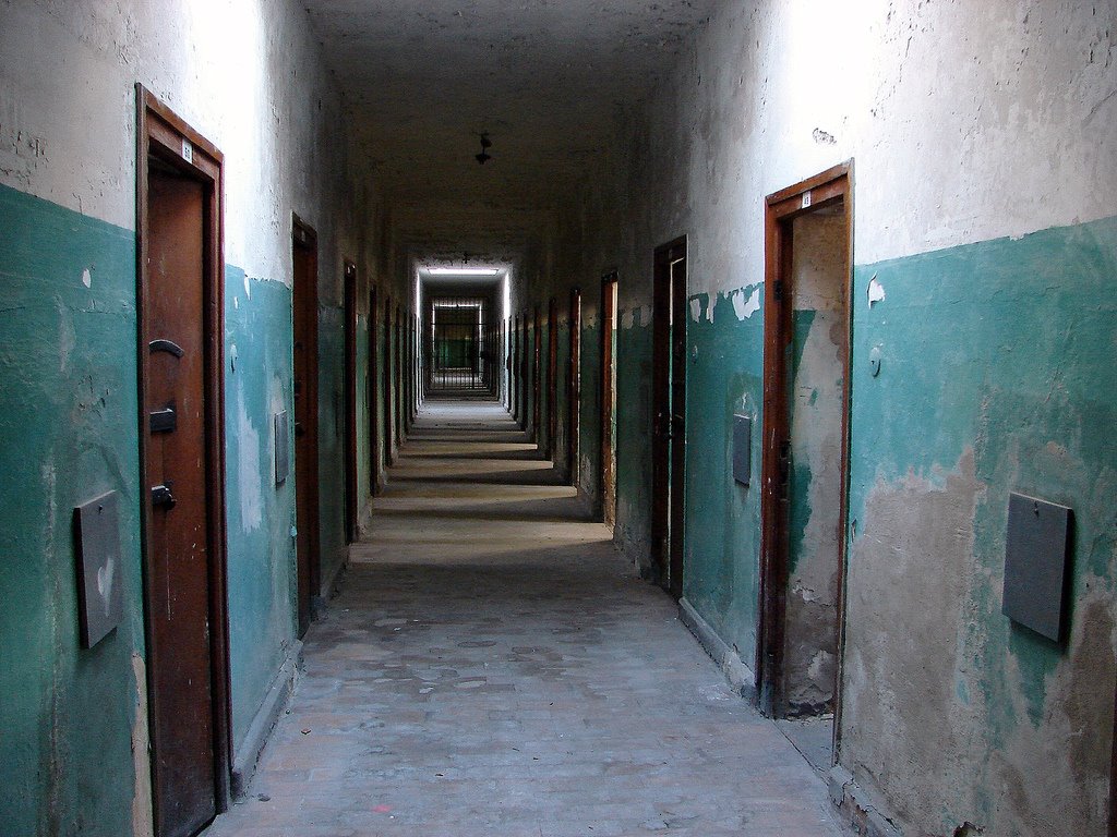 [Dachau+Concentration+Camp+-+Hugo+Cesar.jpg]