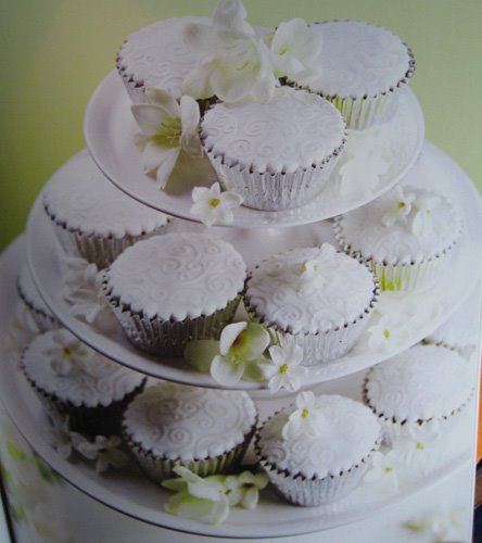 [wed+cake+2.jpg]