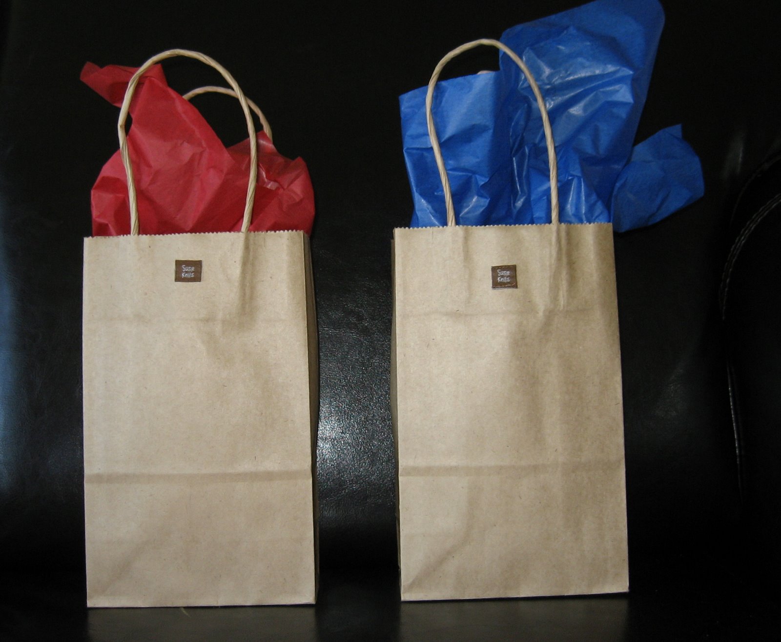 [susie+knits+bags.jpg]