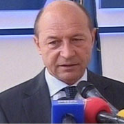 [Basescu_MD-RO.jpg]