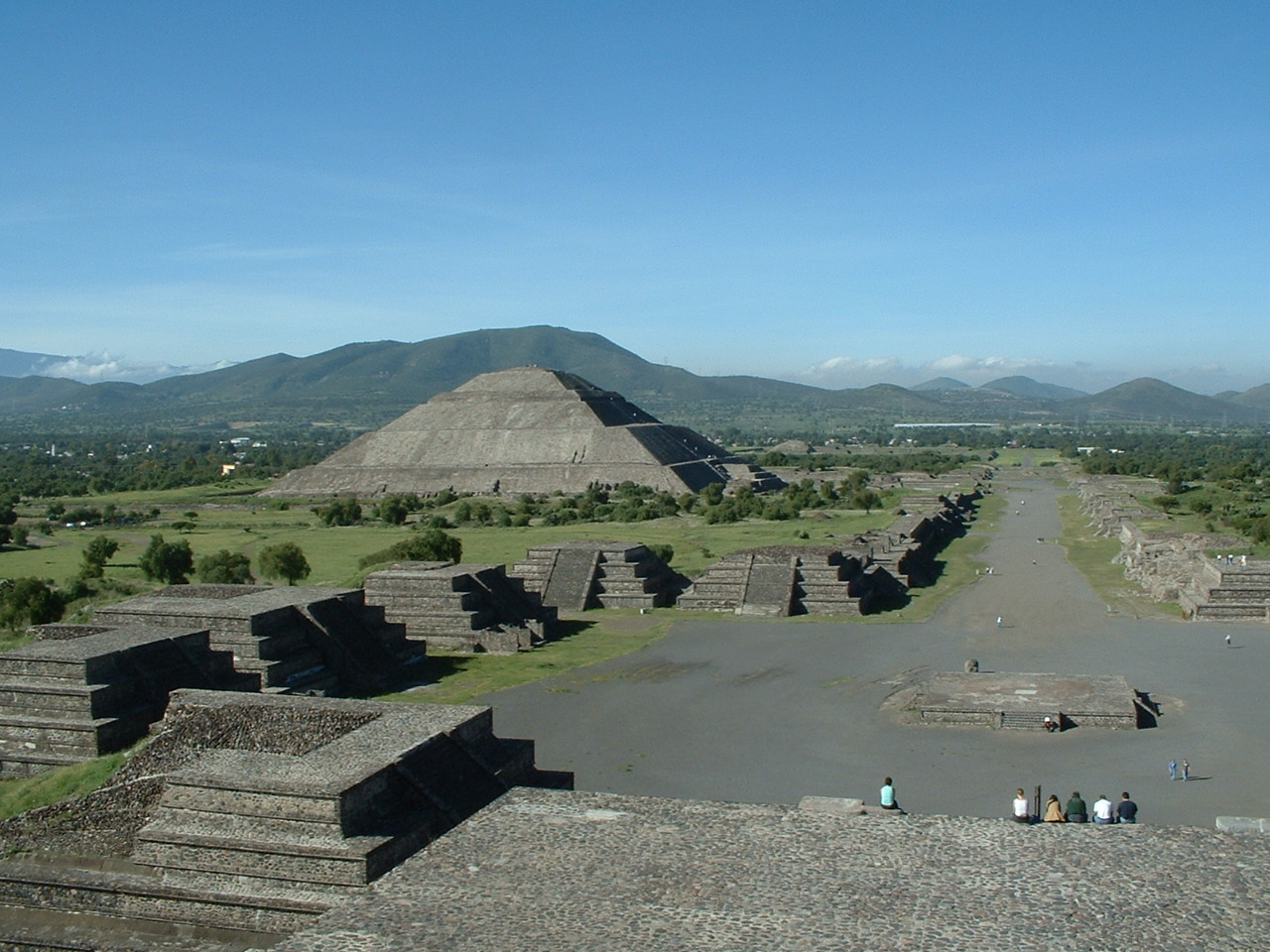[Teotihuacan+Sun+Pyramid+4.JPG]