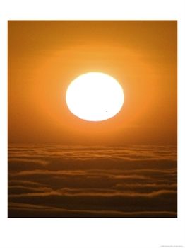 [personaluse_7319479~The-Sun-Rises-Above-the-Clouds-from-the-Top-of-Cadilliac-Mountain-Posters.jpg]