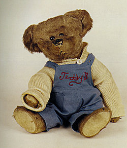 [250px-Old_Teddy_Bear.jpg]