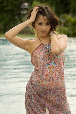 Indonesian Model  - Pose Nakal Mia