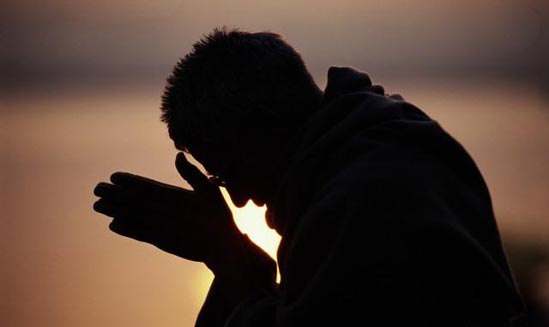 [homem+orando.jpg]